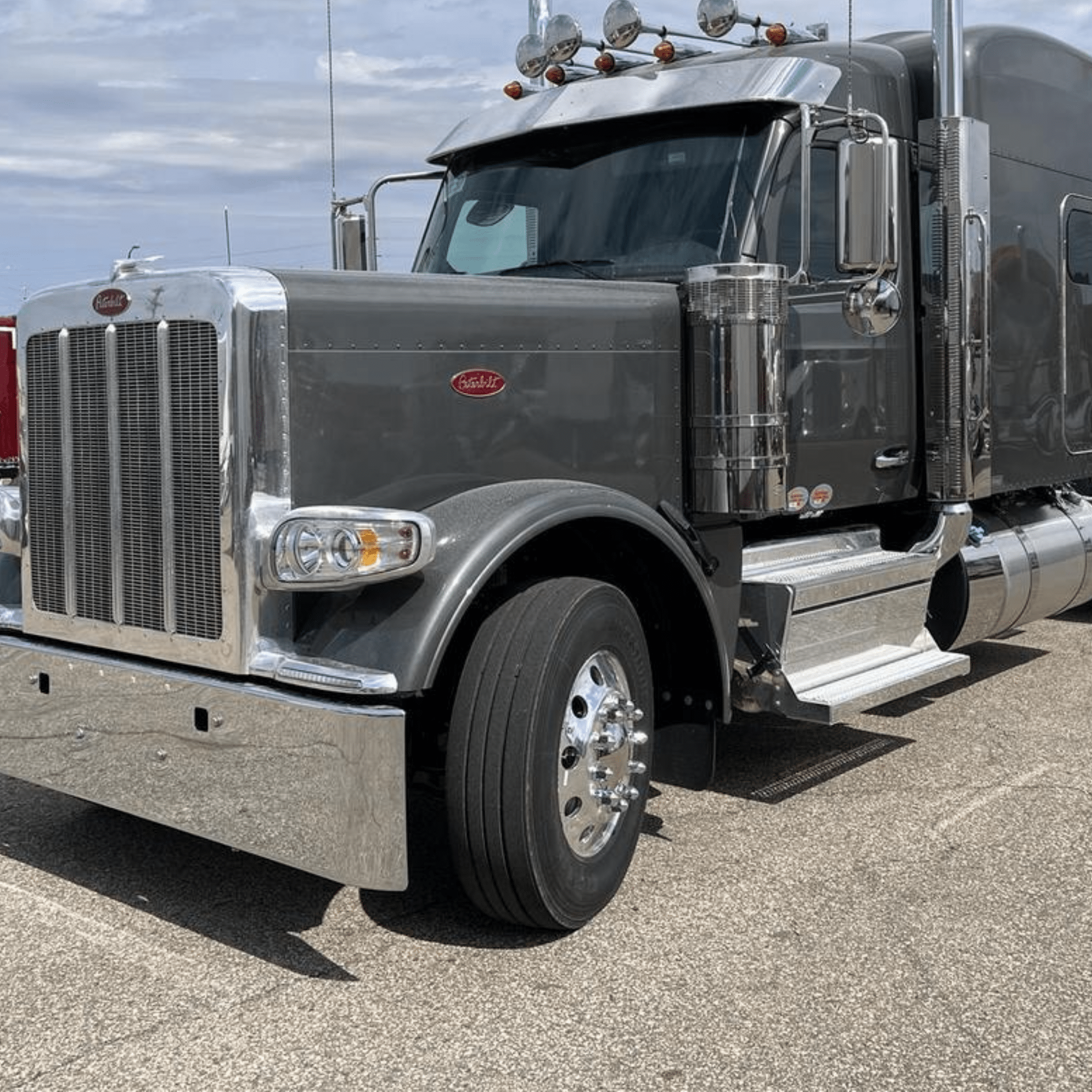 Peterbilt 589 Front Fender Set - 7.5" Sidewall - Bad Ass Custom Truck Parts