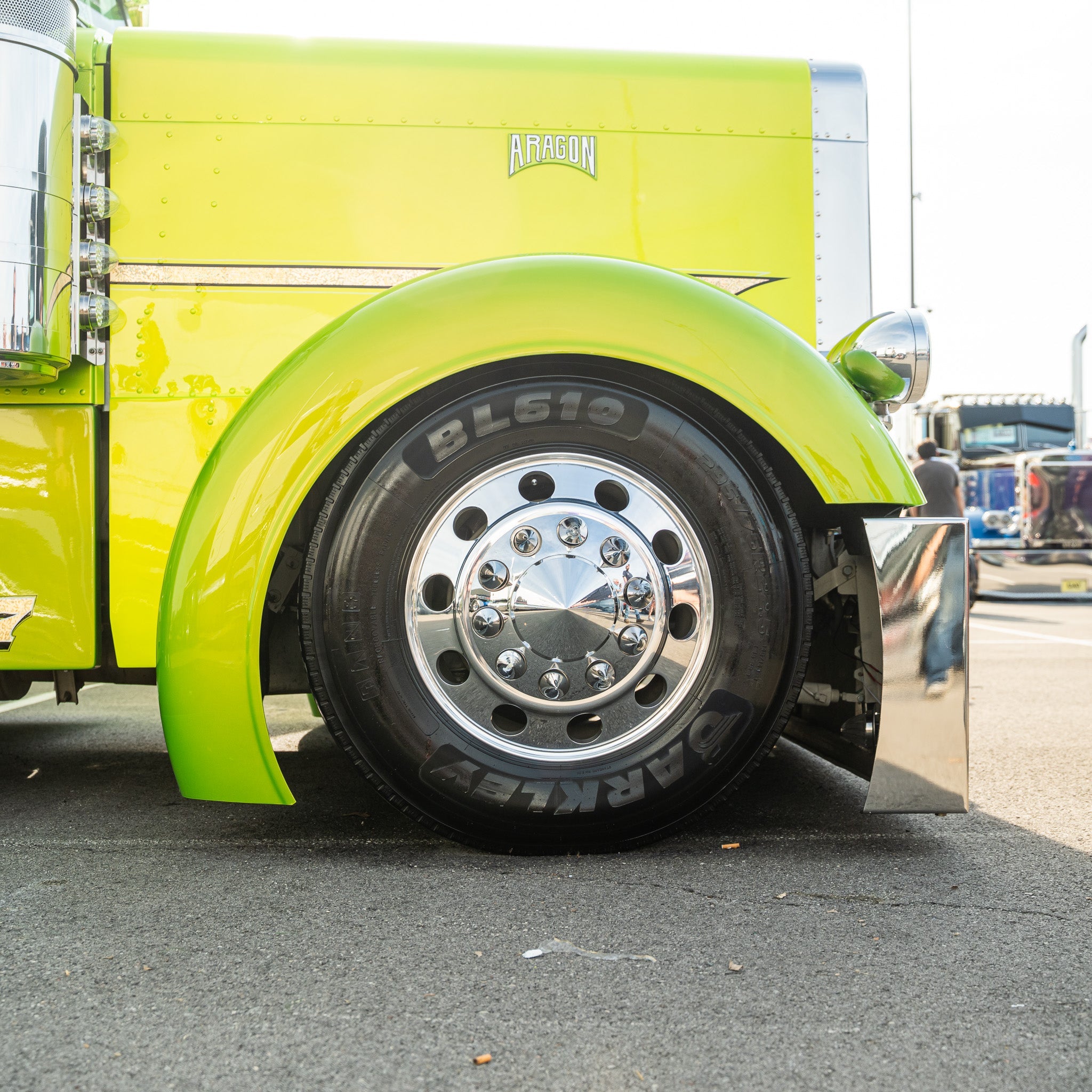 Peterbilt 379 - Old School Front Fender Set - Bad Ass Custom Truck Parts