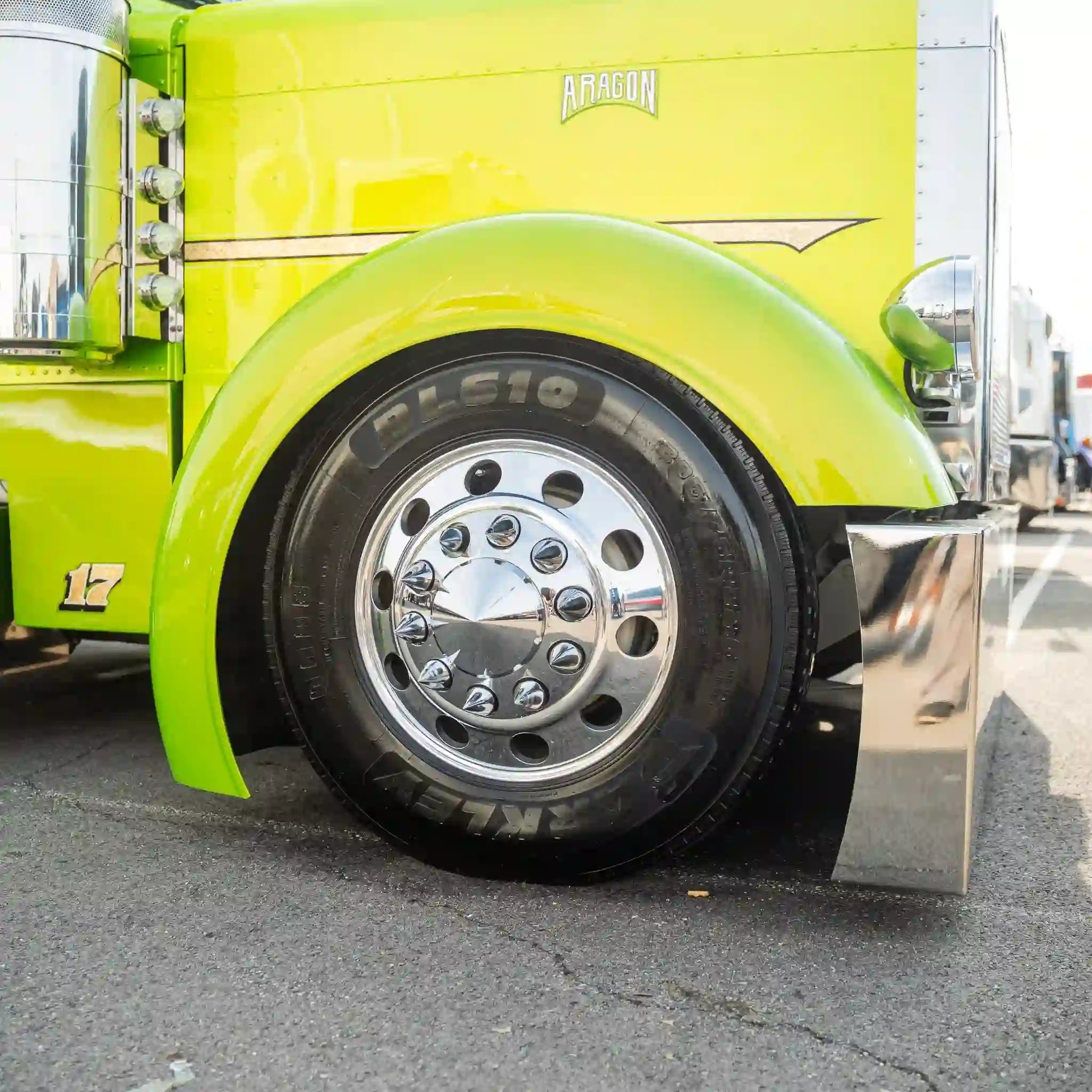 Peterbilt 379 - Old School Front Fender Set - Bad Ass Custom Truck Parts